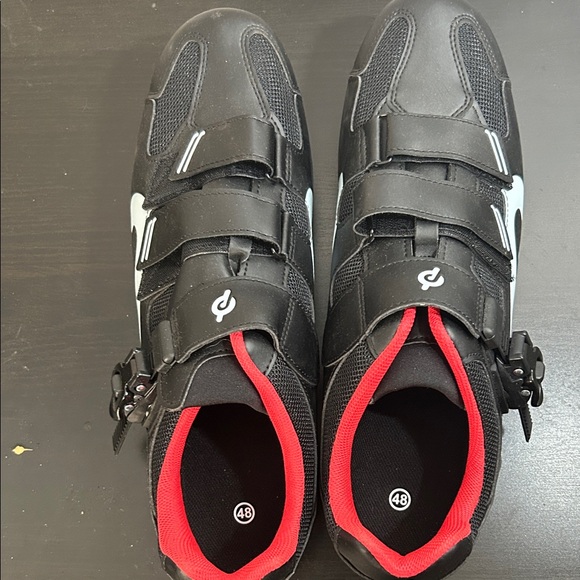 Peloton Cycling Shoes with Red Interior - Picture 3 of 4